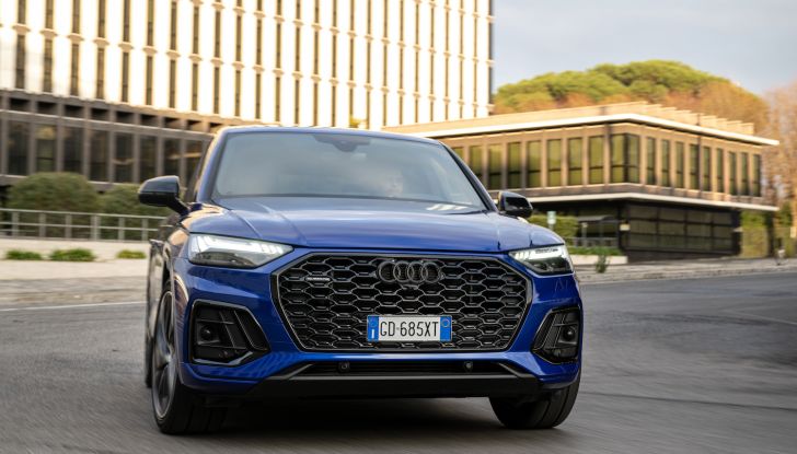 Audi Identity Black: il nuovo allestimento disponibile su Q3 e Q5 - Foto 4 di 15