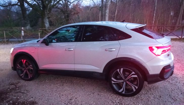 Audi Identity Black: il nuovo allestimento disponibile su Q3 e Q5 - Foto 14 di 15