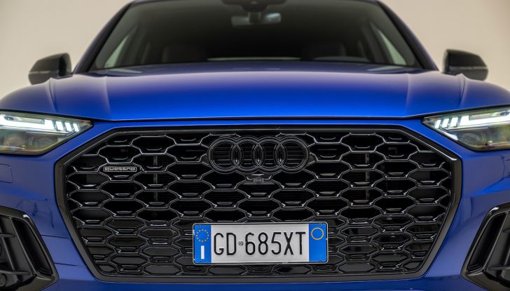 Audi Identity Black: il nuovo allestimento disponibile su Q3 e Q5 - Foto 3 di 15