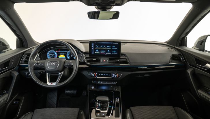 Audi Identity Black: il nuovo allestimento disponibile su Q3 e Q5 - Foto 9 di 15