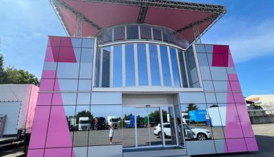 Il regalo perfetto per un appassionato di F1? Il motorhome della Force India!