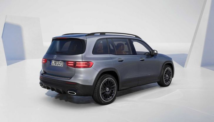 Mercedes GLB 2023: presentato il restyling del SUV a sette posti - Foto 3 di 14