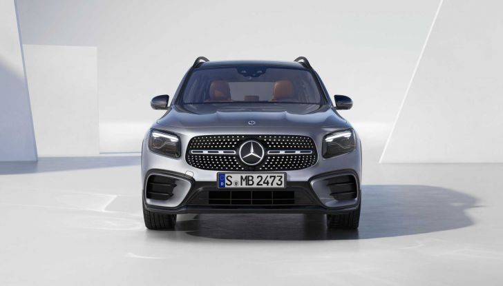 Mercedes GLB 2023: presentato il restyling del SUV a sette posti - Foto 2 di 14