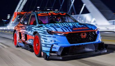 Honda CR-V Hybrid Racer: il SUV diventa un purosangue da corsa!