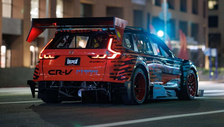 Honda CR-V Hybrid Racer: il SUV diventa un purosangue da corsa! - Foto 3 di 14