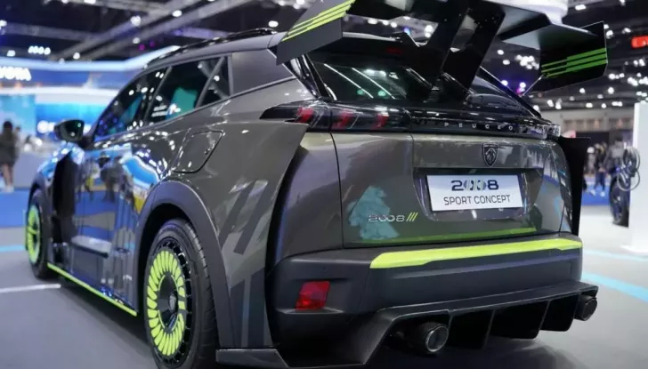 Peugeot 2008 Sport Concept: presentata la versione estrema - Foto 3 di 5
