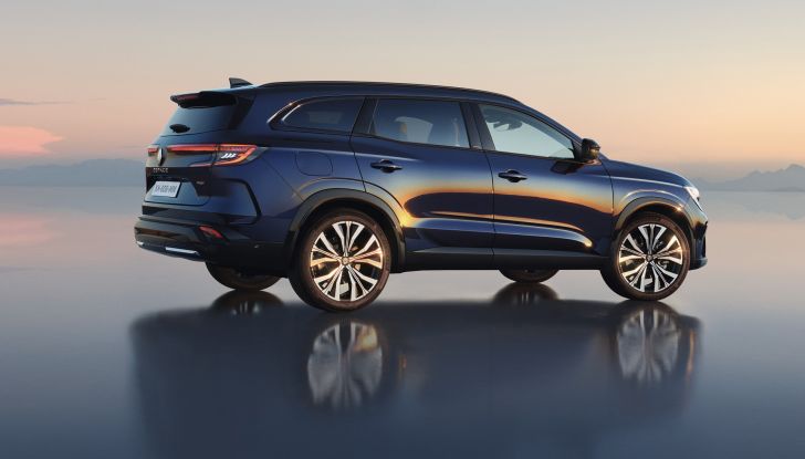 Nuovo Renault Espace ordinabile in Italia da 43.700 euro - Foto 6 di 11