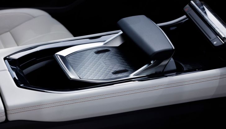 Nuovo Renault Espace ordinabile in Italia da 43.700 euro - Foto 9 di 11