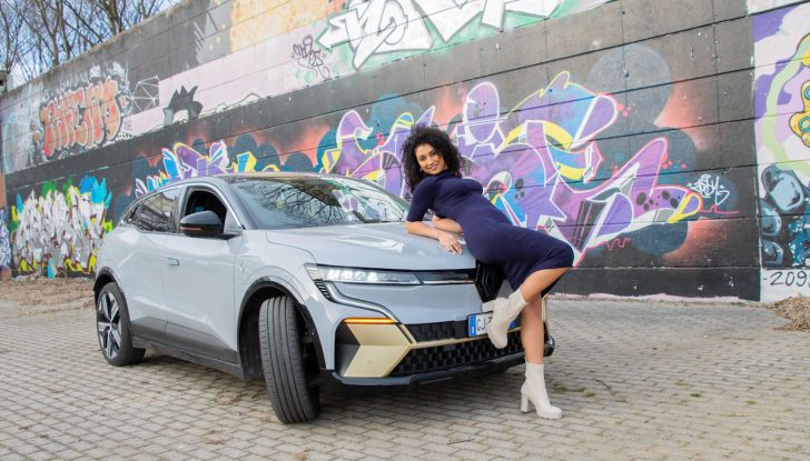 Renault Megane E-Tech prova su strada e caratteristiche tecniche - Foto 8 di 20