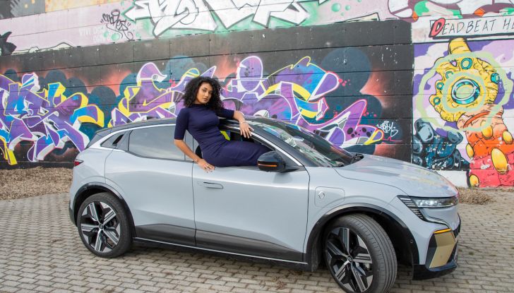 Renault Megane E-Tech prova su strada e caratteristiche tecniche - Foto 9 di 20