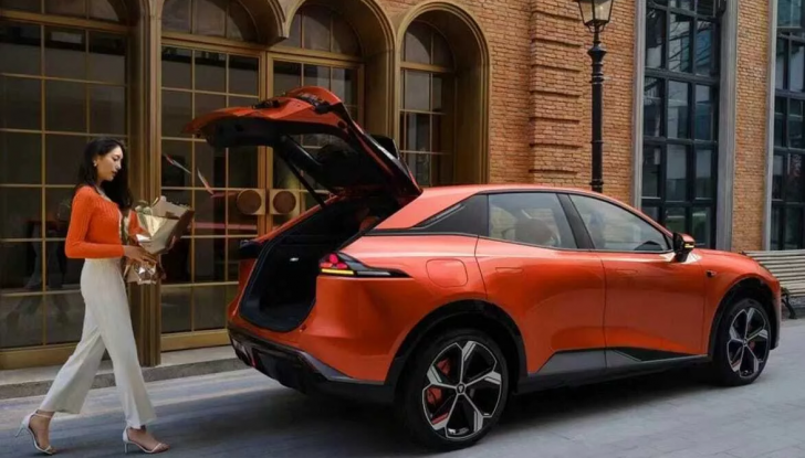 Shenlan S7: in arrivo dalla Cina un nuovo SUV elettrico premium - Foto 4 di 6
