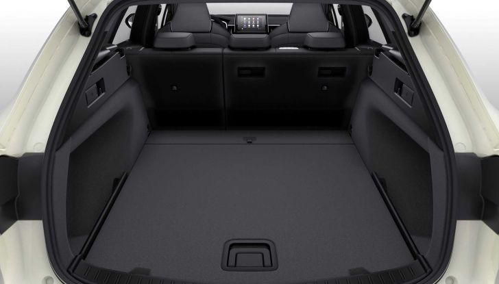 Suzuki Swace 2023: ora l’ibrido tocca i 140 CV, prezzi da 32.500 Euro - Foto 9 di 12