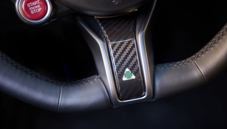 Nuove Alfa Romeo Giulia e Stelvio Quadrifoglio scendono in pista a Balocco - Foto 5 di 9