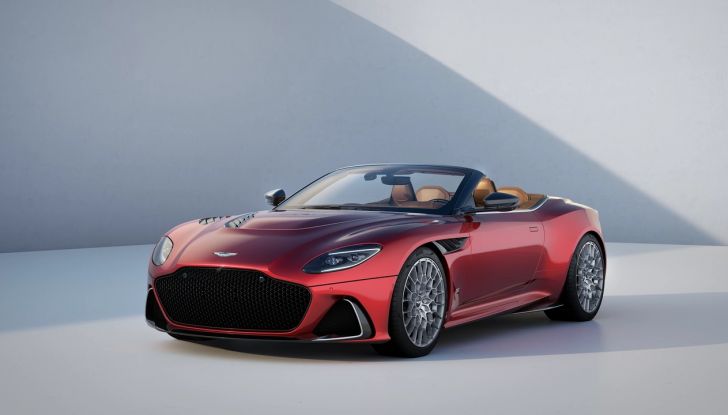 Aston Martin DBS 770 Ultimate Volante: svelata la nuova edizione limitata - Foto 1 di 8