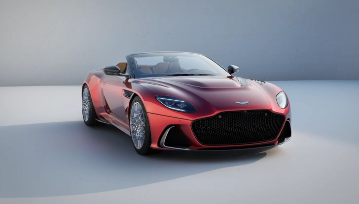 Aston Martin DBS 770 Ultimate Volante: svelata la nuova edizione limitata - Foto 4 di 8
