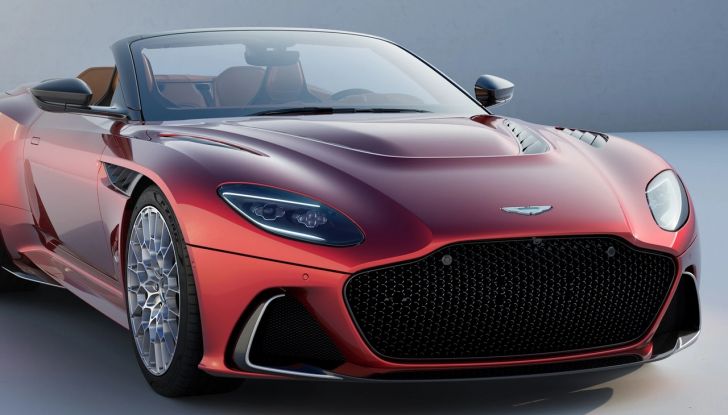 Aston Martin DBS 770 Ultimate Volante: svelata la nuova edizione limitata - Foto 5 di 8