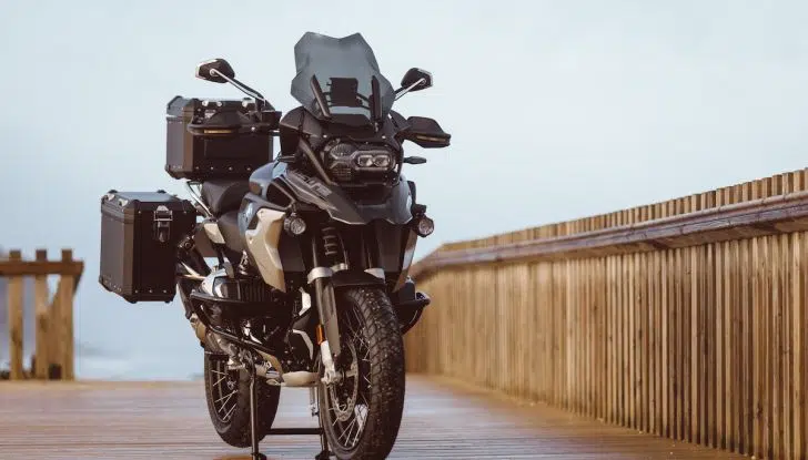 BMW presenta la nuova R 1250 GS Ultimate Edition - Foto 1 di 3