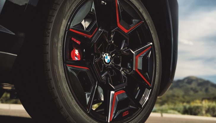 BMW XM Label Red: debutta il nuovo super SUV da 748 CV - Foto 13 di 47