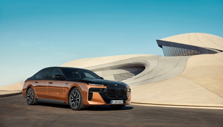 BMW i7 M70 xDrive: svelata la nuova versione top di gamma della berlina elettrica - Foto 66 di 85