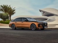 BMW i7 M70 xDrive: svelata la nuova versione top di gamma della berlina elettrica