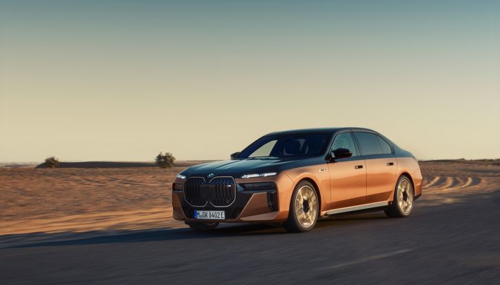 BMW i7 M70 xDrive: svelata la nuova versione top di gamma della berlina elettrica - Foto 26 di 85