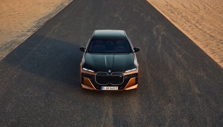 BMW i7 M70 xDrive: svelata la nuova versione top di gamma della berlina elettrica - Foto 21 di 85