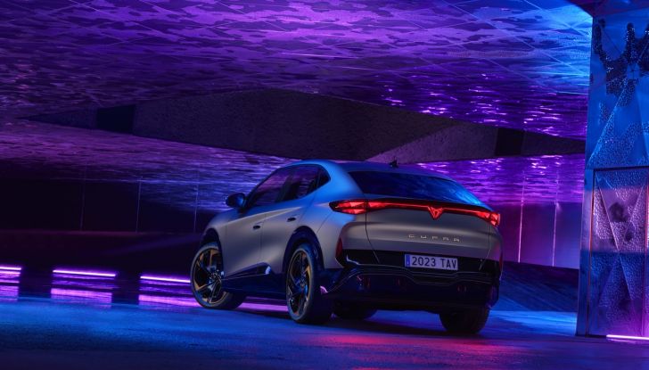 Cupra Tavascan: debutta il primo SUV coupé 100% elettrico del marchio - Foto 2 di 26
