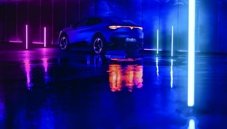 Cupra Tavascan: debutta il primo SUV coupé 100% elettrico del marchio - Foto 22 di 26