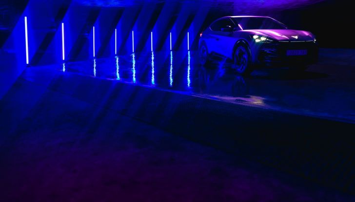 Cupra Tavascan: debutta il primo SUV coupé 100% elettrico del marchio - Foto 23 di 26