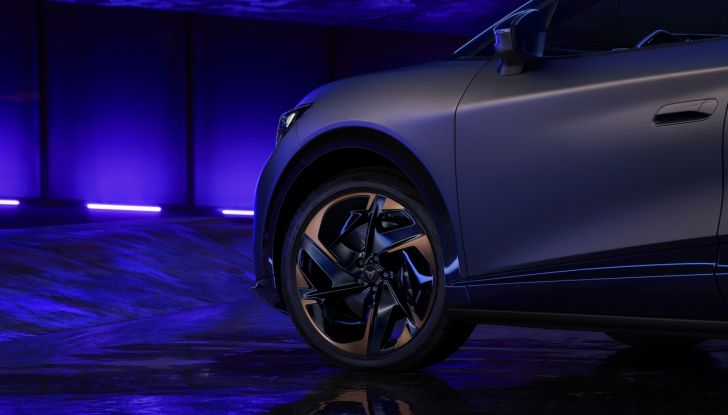 Cupra Tavascan: debutta il primo SUV coupé 100% elettrico del marchio - Foto 7 di 26