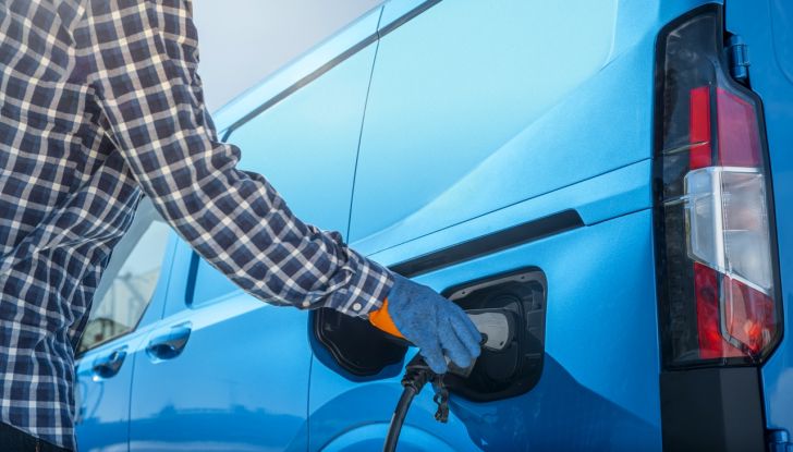 Ford E-Transit Courier: debutta il nuovo veicolo commerciale elettrico - Foto 25 di 26