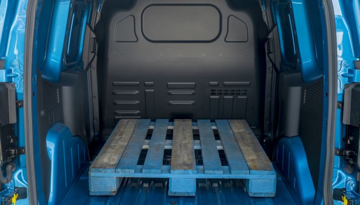 Ford E-Transit Courier: debutta il nuovo veicolo commerciale elettrico - Foto 20 di 26