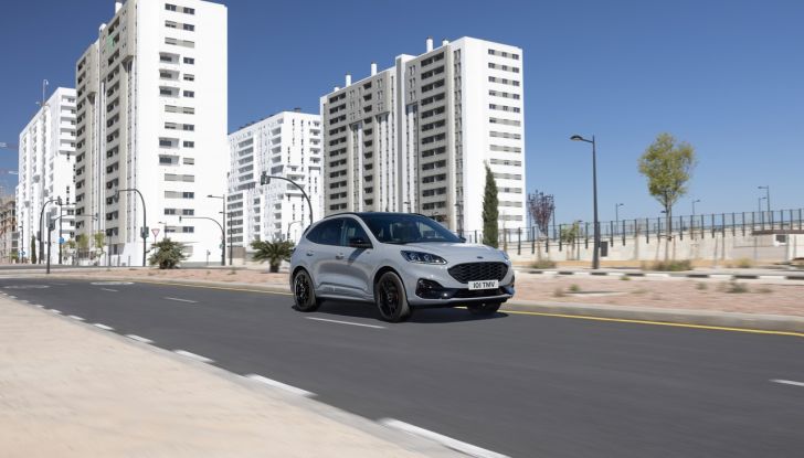 Ford Kuga Graphite Tech Edition: arriva in Europa la nuova special edition - Foto 6 di 11