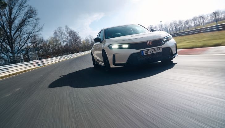 Honda Civic Type R 2023: nuovo record sul giro al Nurburgring - Foto 10 di 13