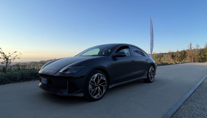 Hyundai Ioniq 2: esordio a un passo (con prezzi competitivi) - Foto 5 di 15