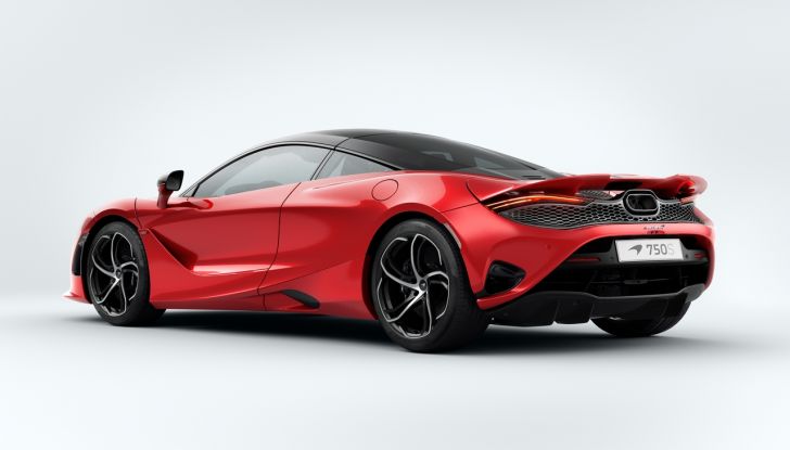 McLaren 750S: debutta la supercar più leggera e potente del marchio - Foto 16 di 75
