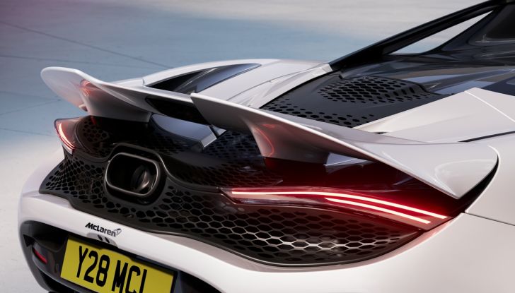McLaren 750S: debutta la supercar più leggera e potente del marchio - Foto 20 di 75