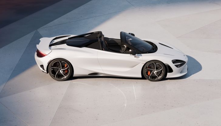 McLaren 750S: debutta la supercar più leggera e potente del marchio - Foto 23 di 75