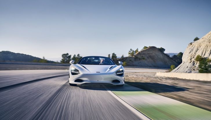 McLaren 750S: debutta la supercar più leggera e potente del marchio - Foto 41 di 75