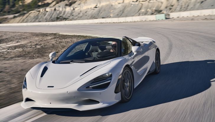 McLaren 750S: debutta la supercar più leggera e potente del marchio - Foto 42 di 75