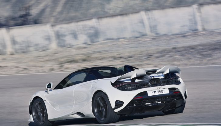 McLaren 750S: debutta la supercar più leggera e potente del marchio - Foto 75 di 75
