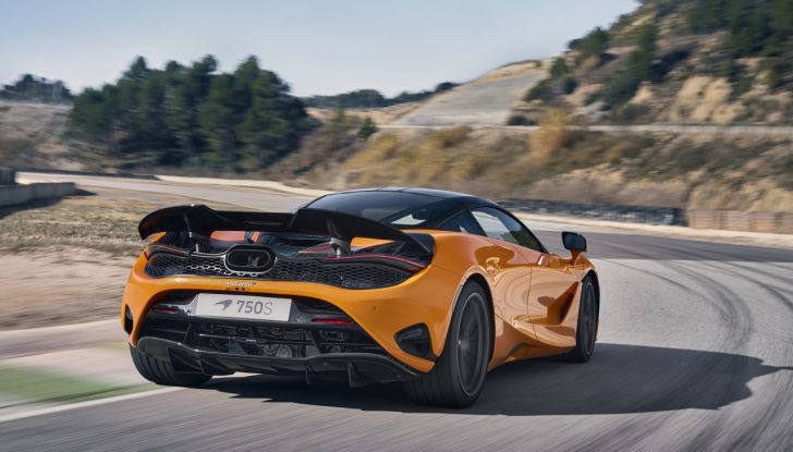 McLaren 750S: debutta la supercar più leggera e potente del marchio - Foto 55 di 75