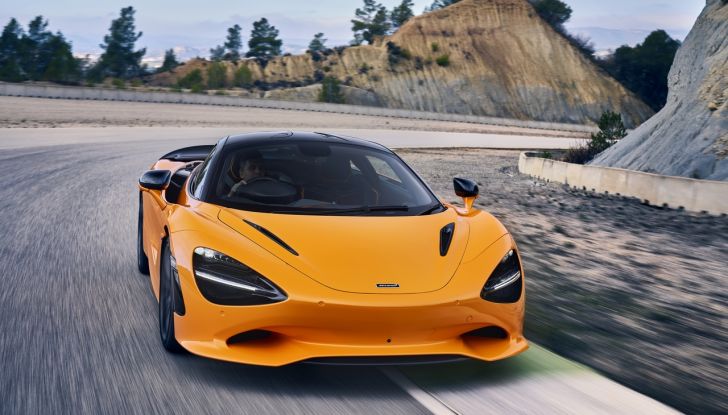 McLaren 750S: debutta la supercar più leggera e potente del marchio - Foto 57 di 75