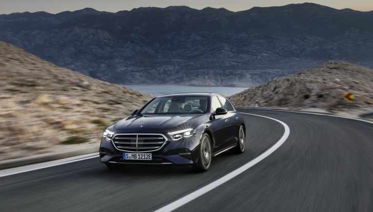 Mercedes Classe E 2024: caratteristiche e motori della nuova generazione - Foto 2 di 124