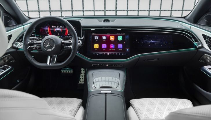 Mercedes Classe E 2024: caratteristiche e motori della nuova generazione - Foto 102 di 124