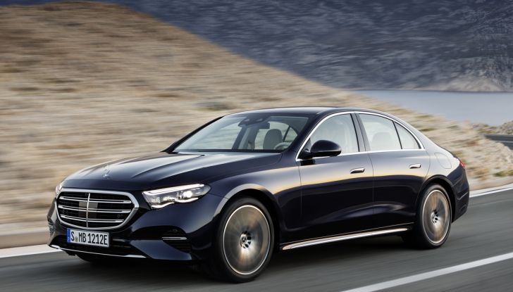 Mercedes Classe E 2024: caratteristiche e motori della nuova generazione - Foto 12 di 124