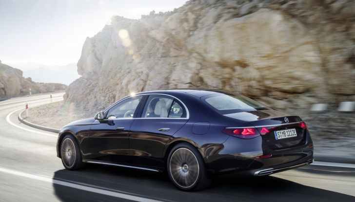Mercedes Classe E 2024: caratteristiche e motori della nuova generazione - Foto 16 di 124