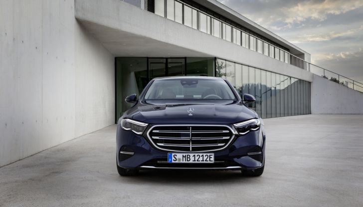 Mercedes Classe E 2024: caratteristiche e motori della nuova generazione - Foto 32 di 124