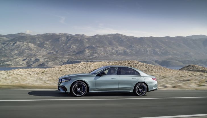 Mercedes Classe E 2024: caratteristiche e motori della nuova generazione - Foto 50 di 124