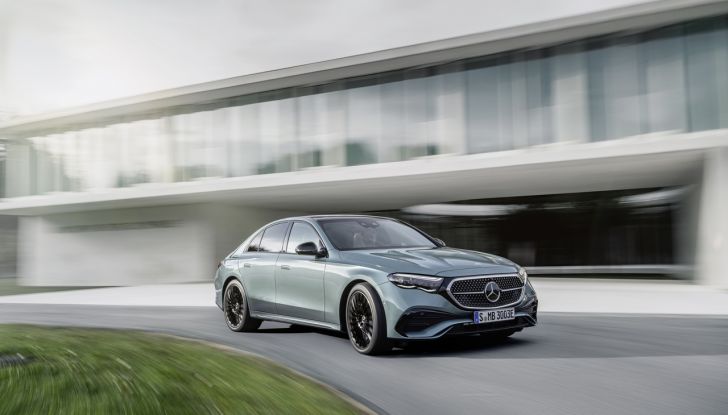 Mercedes Classe E 2024: caratteristiche e motori della nuova generazione - Foto 54 di 124